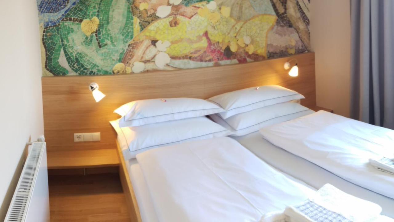 Landgasthof Hirschen Hohenems Bagian luar foto